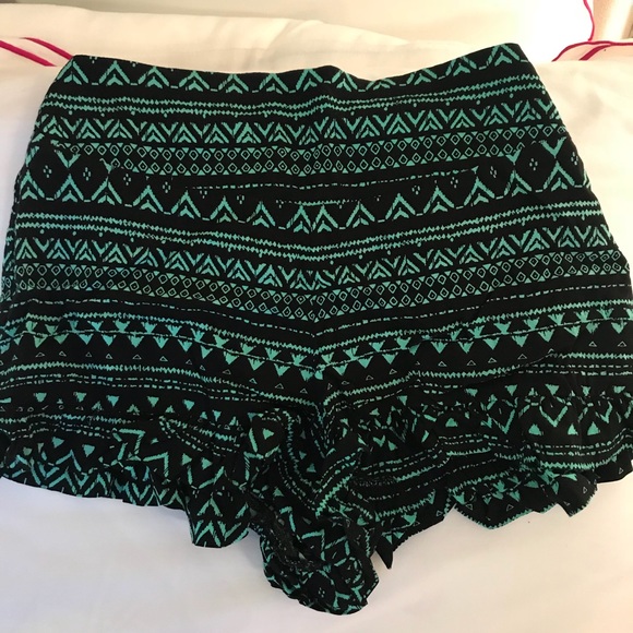 Patterned Shorts - Picture 3 of 3